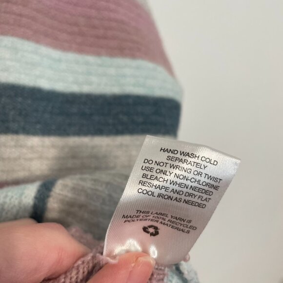PINQUE STITCH FIX STITCHFIX Gray Mauve Pink Blue Striped Cropped Crop Sweater M - Picture 10 of 15
